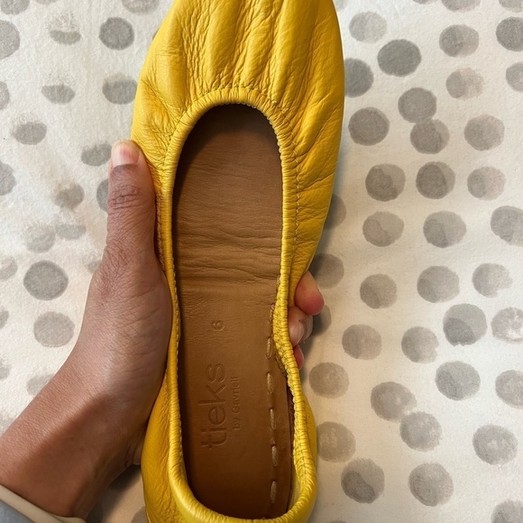 Tieks Mustard Yellow Ballet Flat Shoes Size 6 - Picture 14 of 15